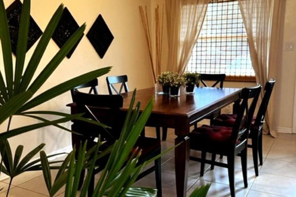 House Close To Downtown, Airport, Raymond James Stadium, And Many More Places Tampa Bagian luar foto