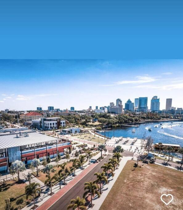 House Close To Downtown, Airport, Raymond James Stadium, And Many More Places Tampa Bagian luar foto